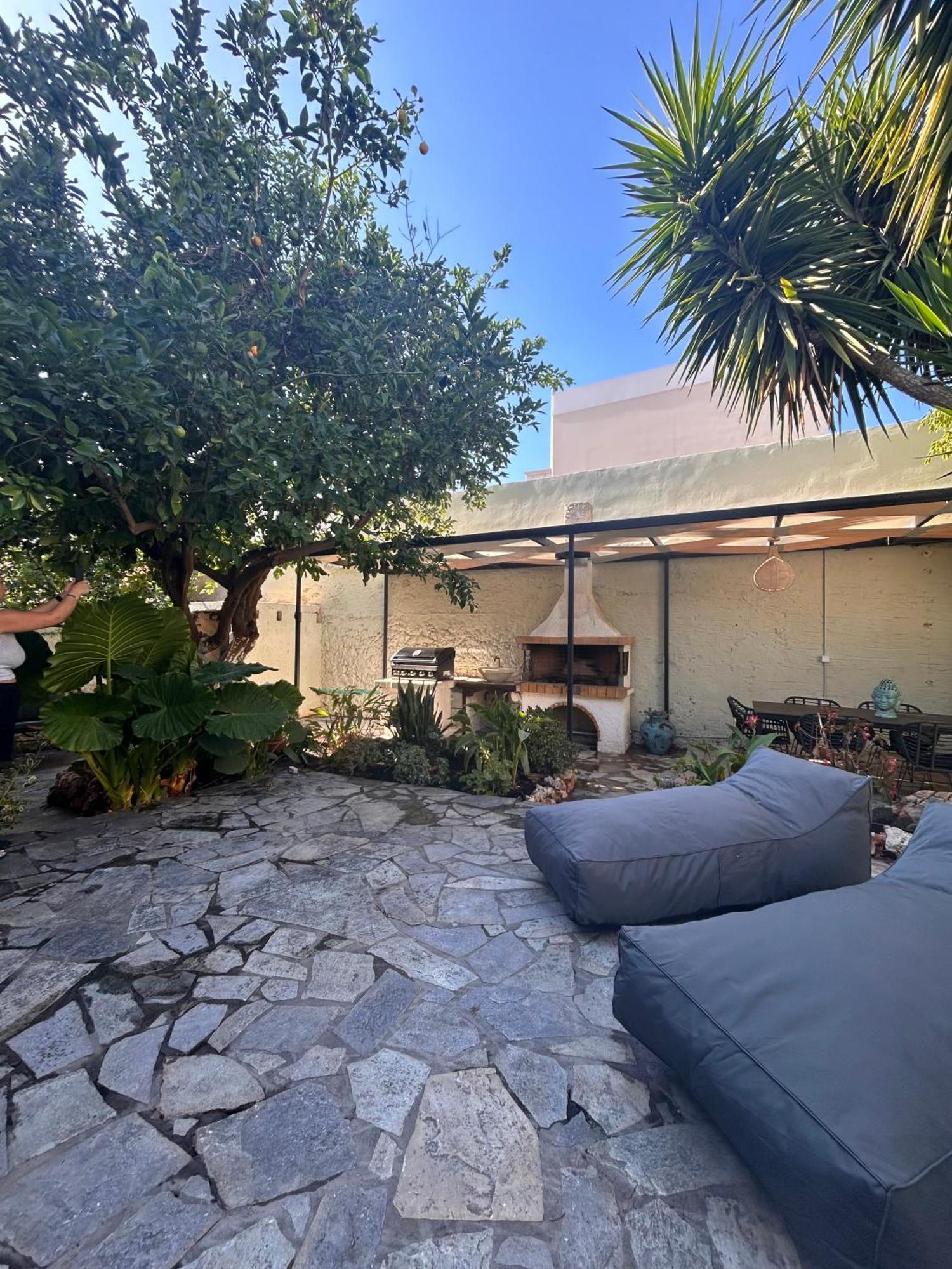 فيلا Joyful Secret Garden House خانيا المظهر الخارجي الصورة